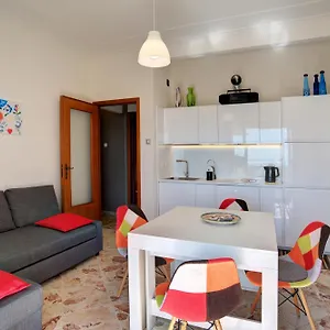 https://top-floor-aparthotel-bentivoglio.sicilyhotelsitaly.net